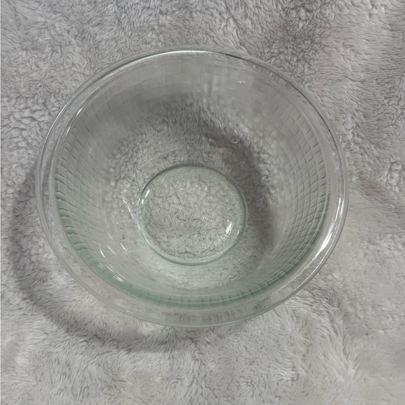 Vintage VTG Pyrex Basket Weave Bowl 7in - Picture 1 of 4